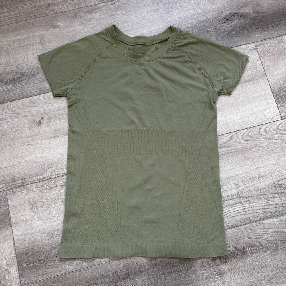 Athleta Momentum Seamless Tee